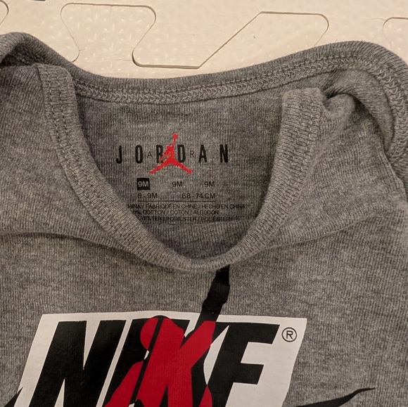 6-9M Nike Air Baby 2-Piece Set - Onesie & Shorts - Picture 5 of 5